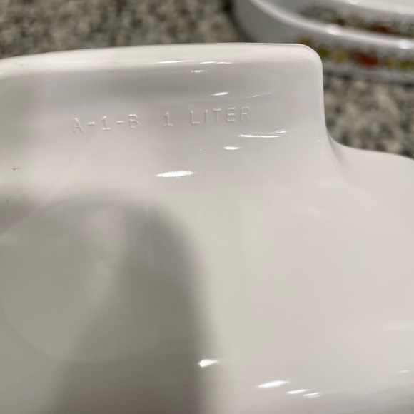 Vintage corningware set - Picture 7 of 9